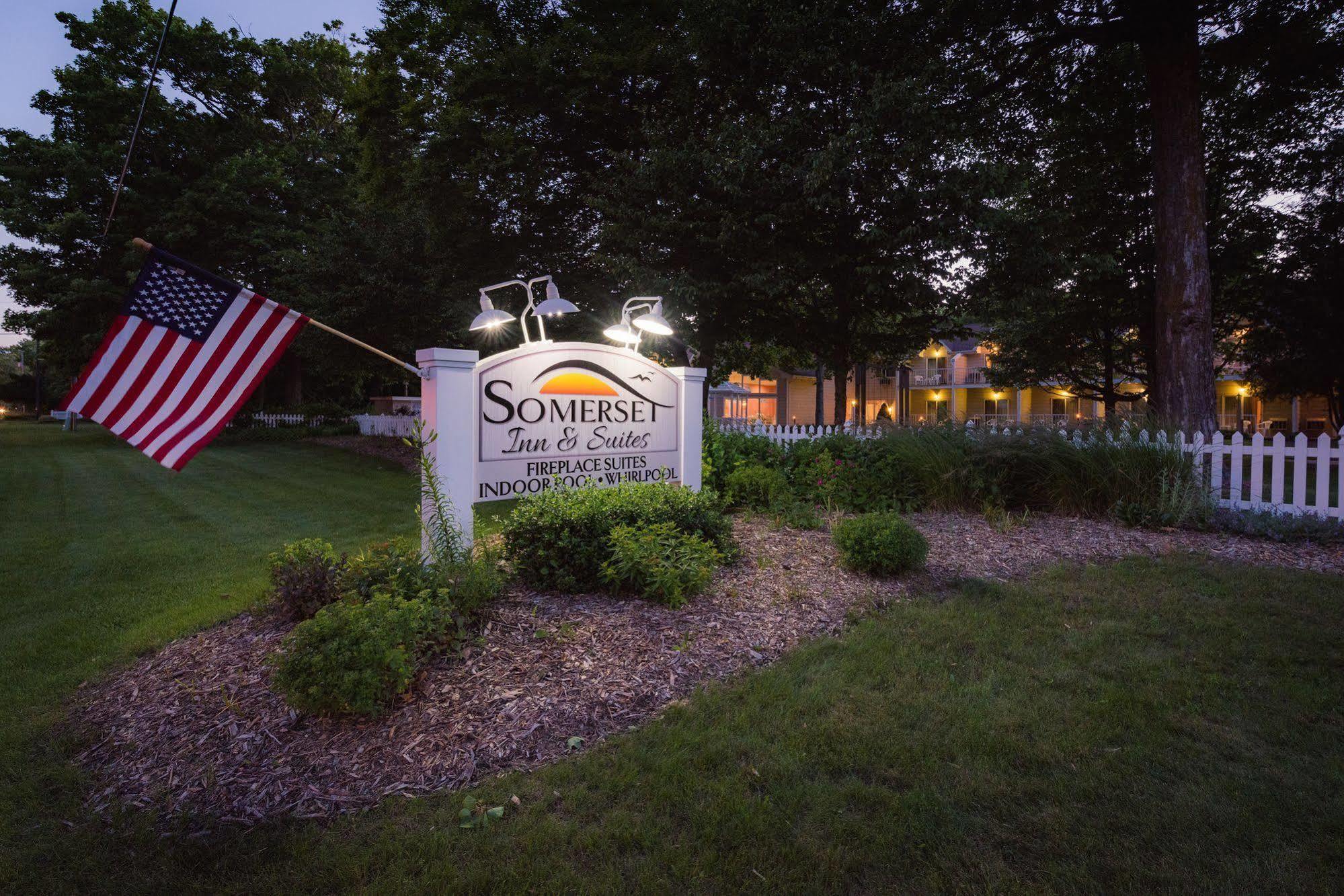 Somerset Inn & Suites Ephraim Exterior photo