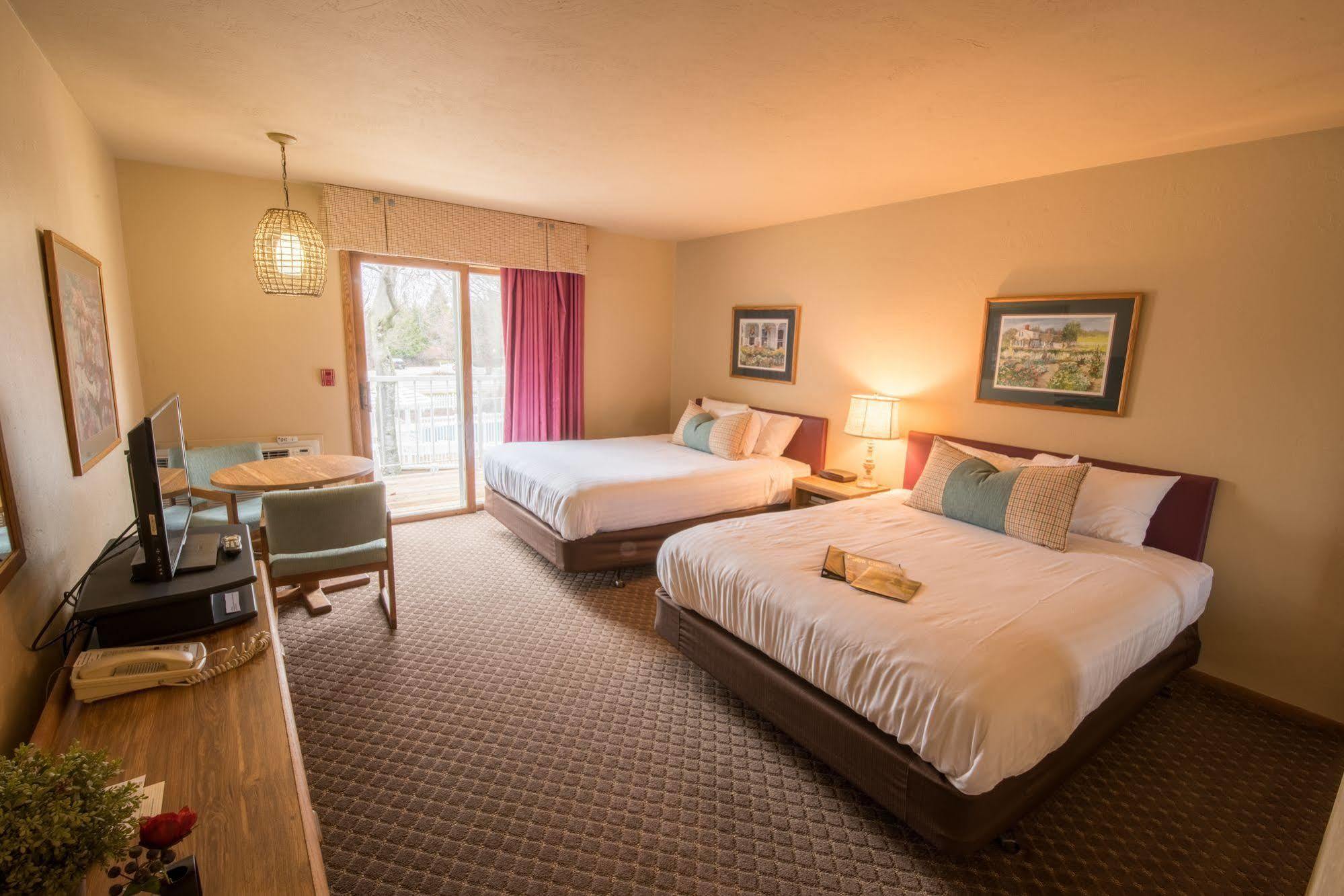 Somerset Inn & Suites Ephraim Exterior photo
